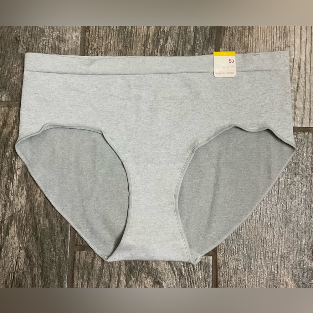 New with tags SO Intimates Seamless Hipster Panties Size S Grey